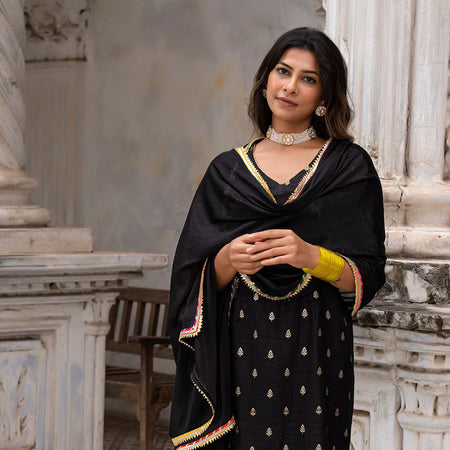 Amee Black Kurta Set In Silk (Kurta+Pants+Dupatta)