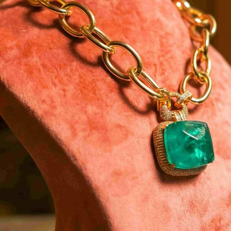 Square emerald string necklace