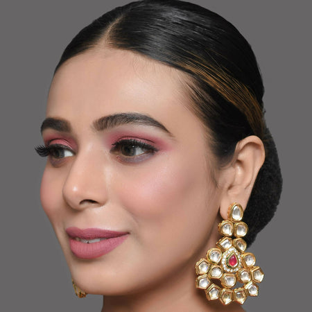 Handcrafted Kundan Studded gold toned earring