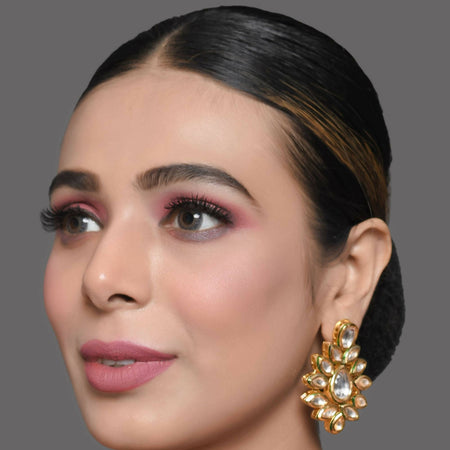 Handcrafted Kundan embellished Kundan earrings