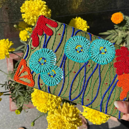 CORAL REEF CLUTCH