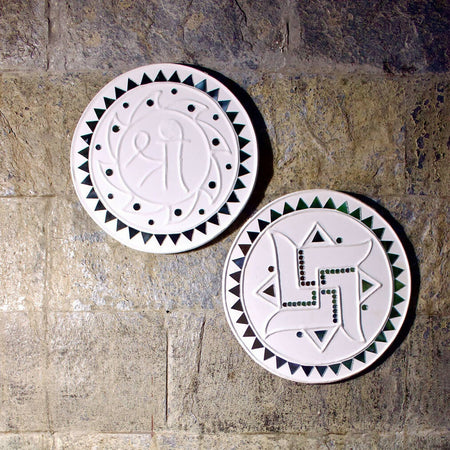 Kutch Lippan Mud Work Swastik symbol 10 inches Round Wall Plate -White