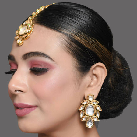 Gold Tone Kundan Earrings With Maang tikka